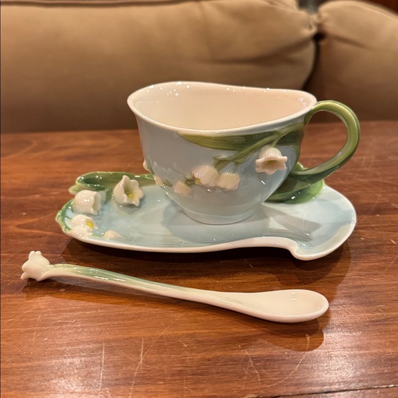 Two's Company Other - NWOT Two’s Company Teacup Saucer Spoon Set Garden Tea Cottagecore Lily Of Valley